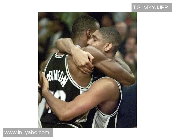 米奇约翰逊赞文班全场高水平表现令人惊叹的表现与坚持